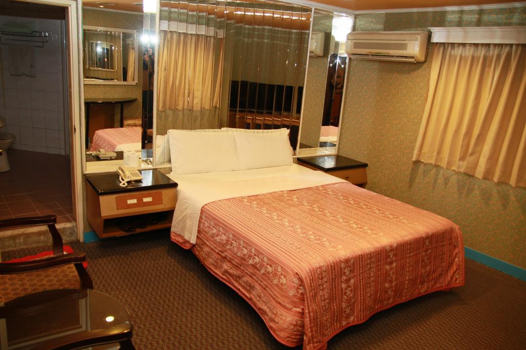 Ti Hwa Hotel Tajpej Kültér fotó