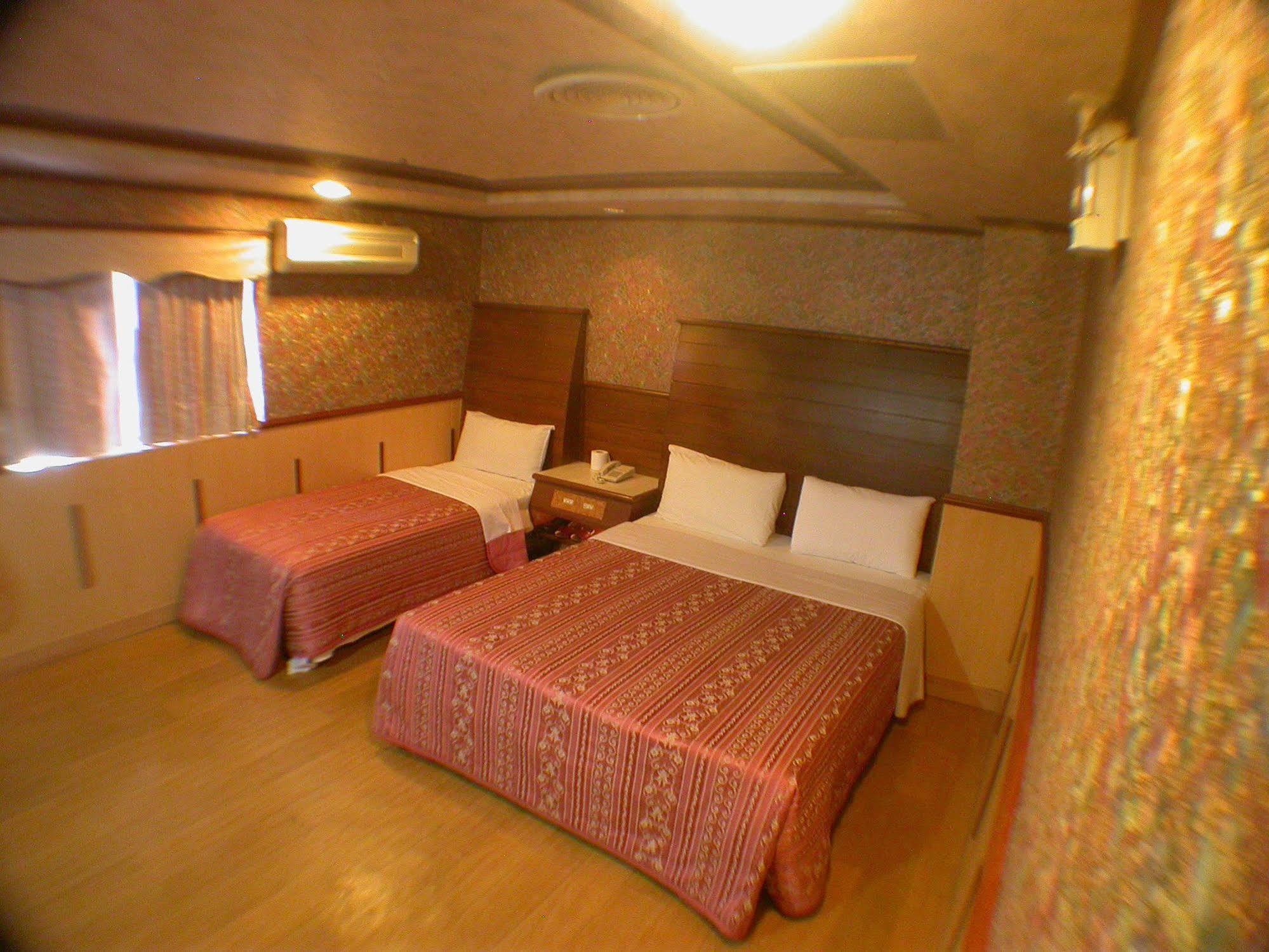 Ti Hwa Hotel Tajpej Kültér fotó